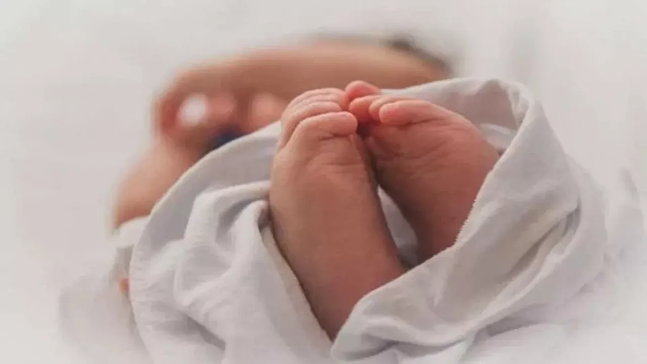 China Fertility Rate Drop :  చైనాలో రికార్డు స్థాయిలో తగ్గిన సంతానోత్పత్తి రేటు...!!