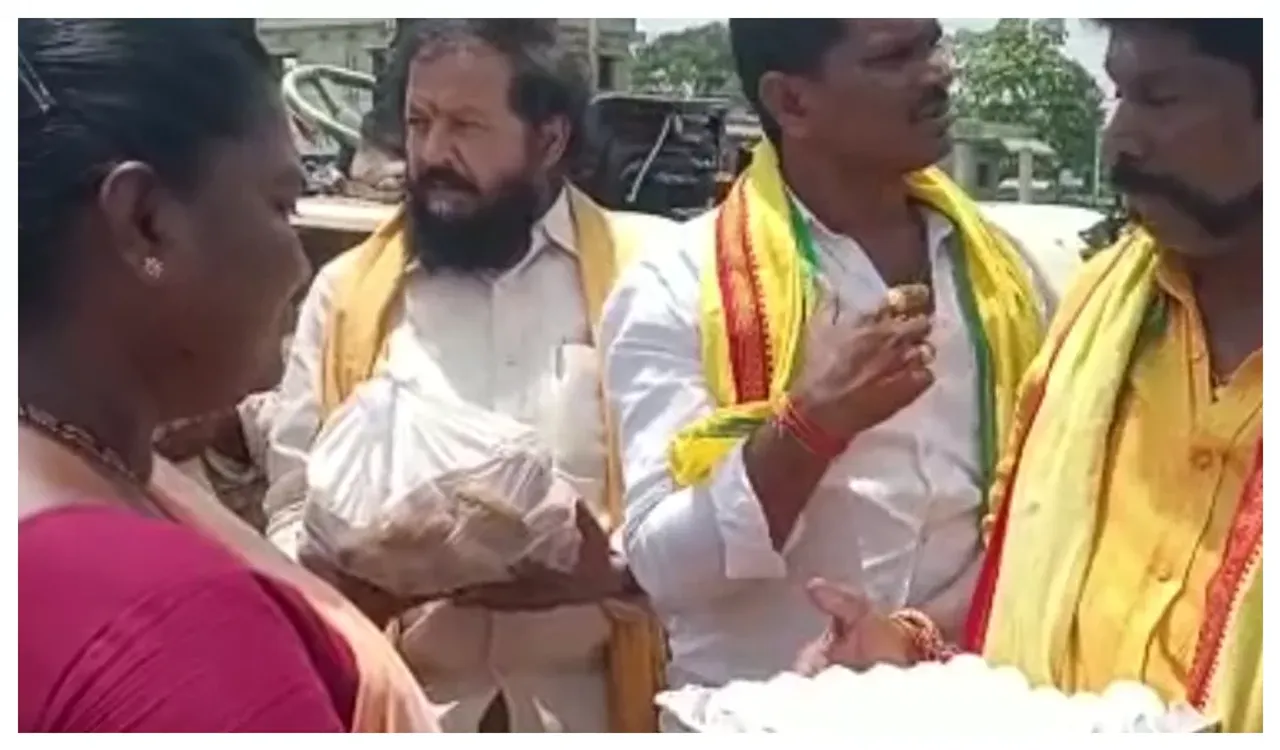 వరద బాధితులను పట్టించుకోరా..