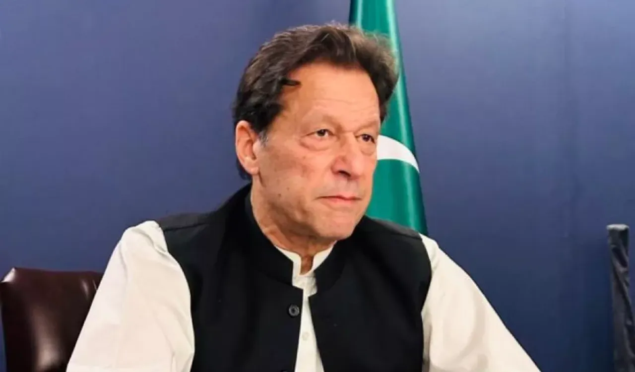 Pakistan : పాకిస్థాన్‌లో మారుతున్న రాజకీయ సమీకరణలు.. మళ్లీ ఇమ్రాన్‌ ఖాన్‌ పీఎం అయ్యే ఛాన్స్‌..!