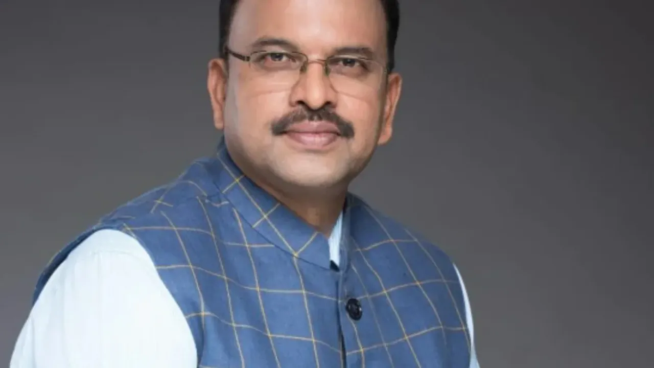 JD Lakshmi Narayana: ఎక్కడ నుంచి పోటీ చేస్తాను అనే దాని మీద క్లారిటీ ఇచ్చిన జేడీ!