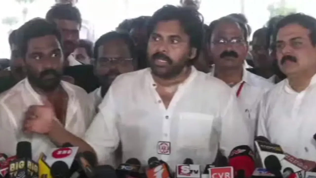 దోపిడి ఆగాలి.. కలెక్టర్ల ప్రమేయం ఉందంటూ పవన్‌ సంచలన వ్యాఖ్యలు!