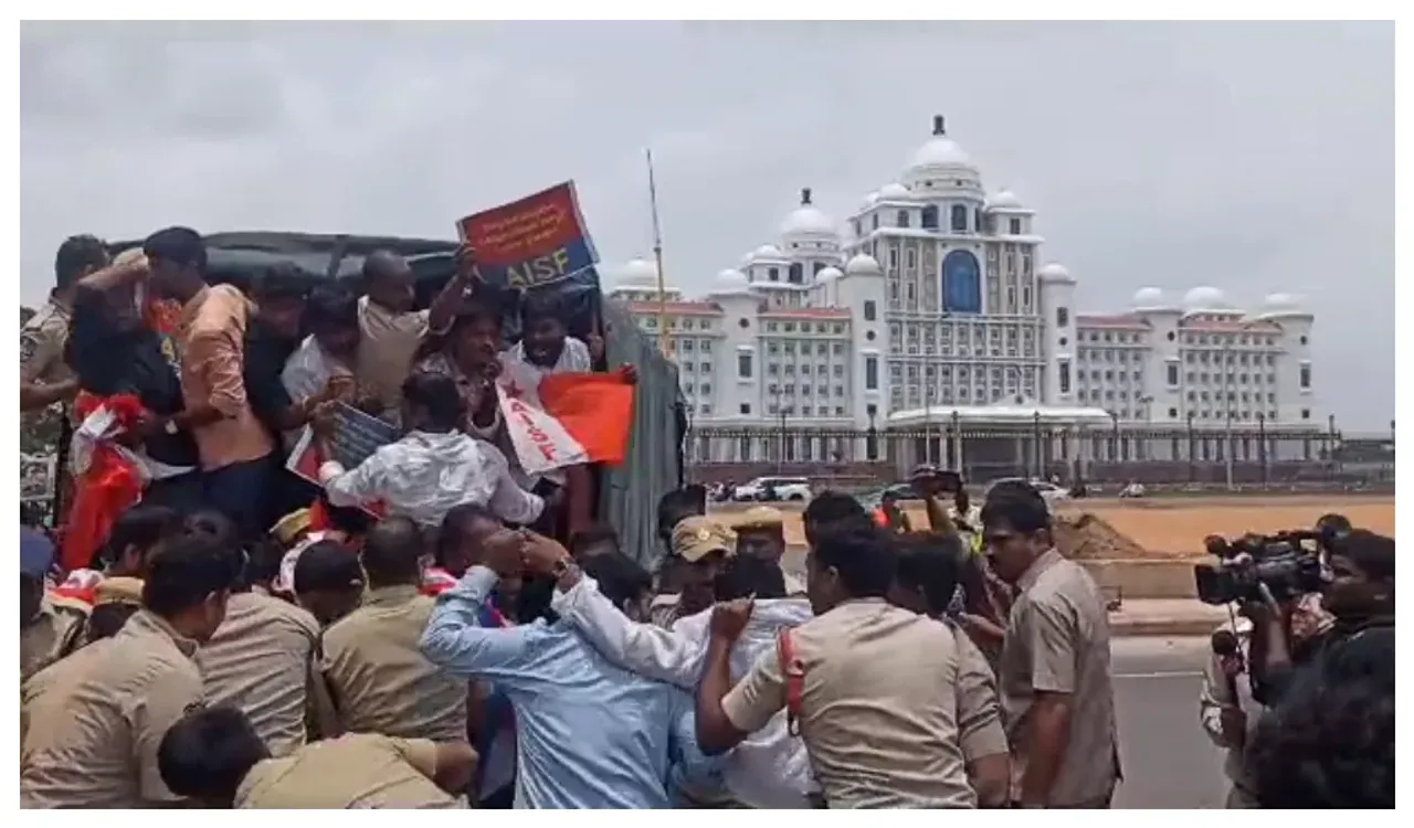 సెక్రటేరియట్‌ వద్ద ఉద్రిక్తత