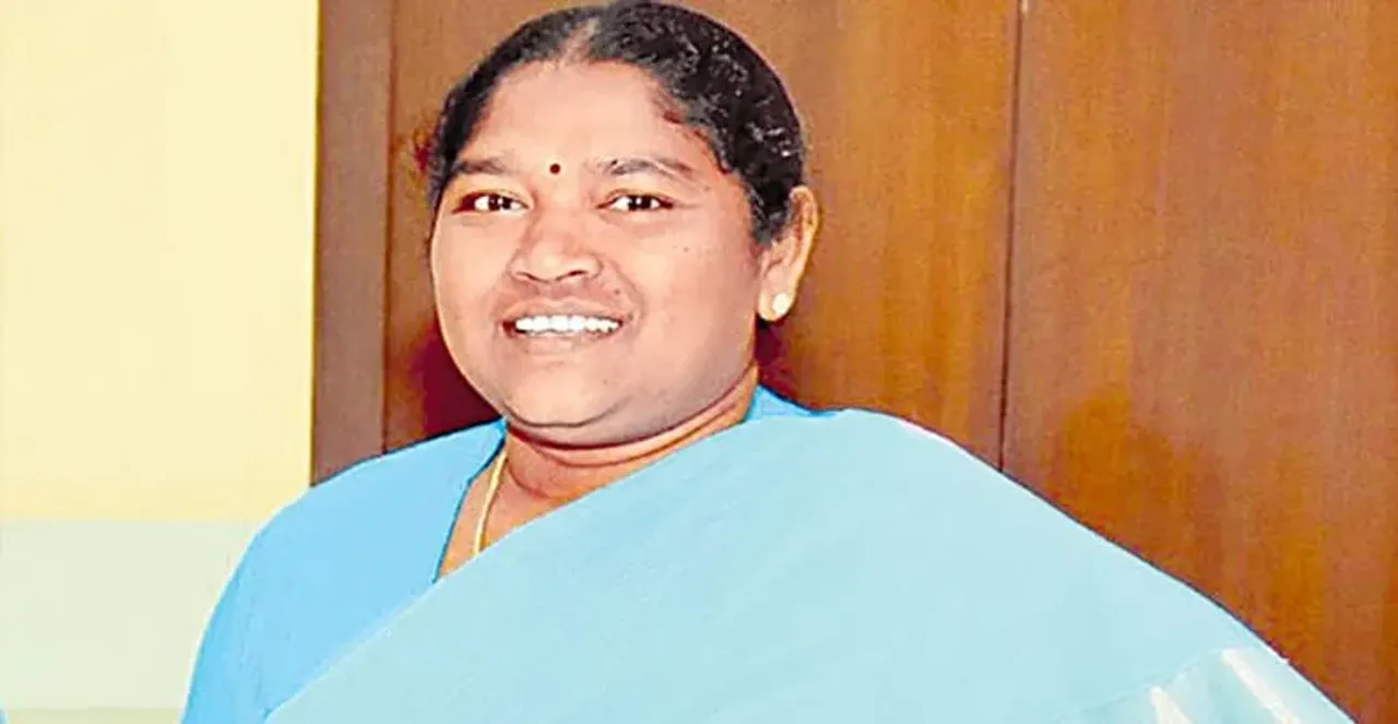 తెలంగాణ అసెంబ్లీ సమావేశాలను బాయ్ కాట్ చేసిన ఎమ్మెల్యే సీతక్క