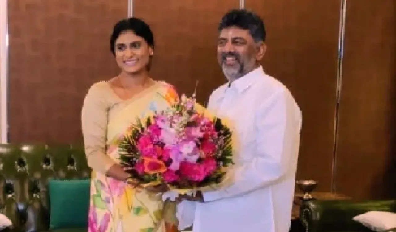హస్తినకు వైఎస్ షర్మిల..ఈ రోజు ఖర్గేతో భేటీ..విలీనం పై రానున్న క్లారిటీ!