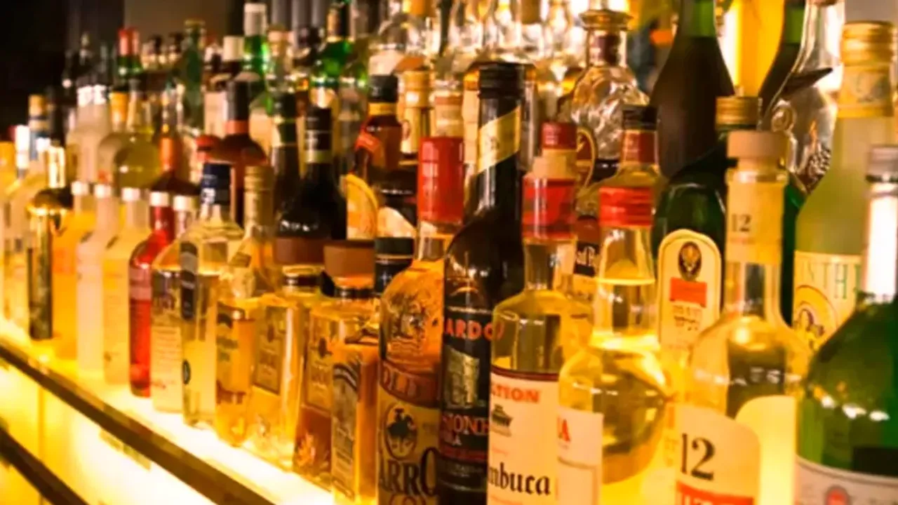 Wine Shop Tenders : వైన్ షాపులకు ఒక్క రోజే 3140 దరఖాస్తులు..ఖజానాకు 1400 కోట్లు!