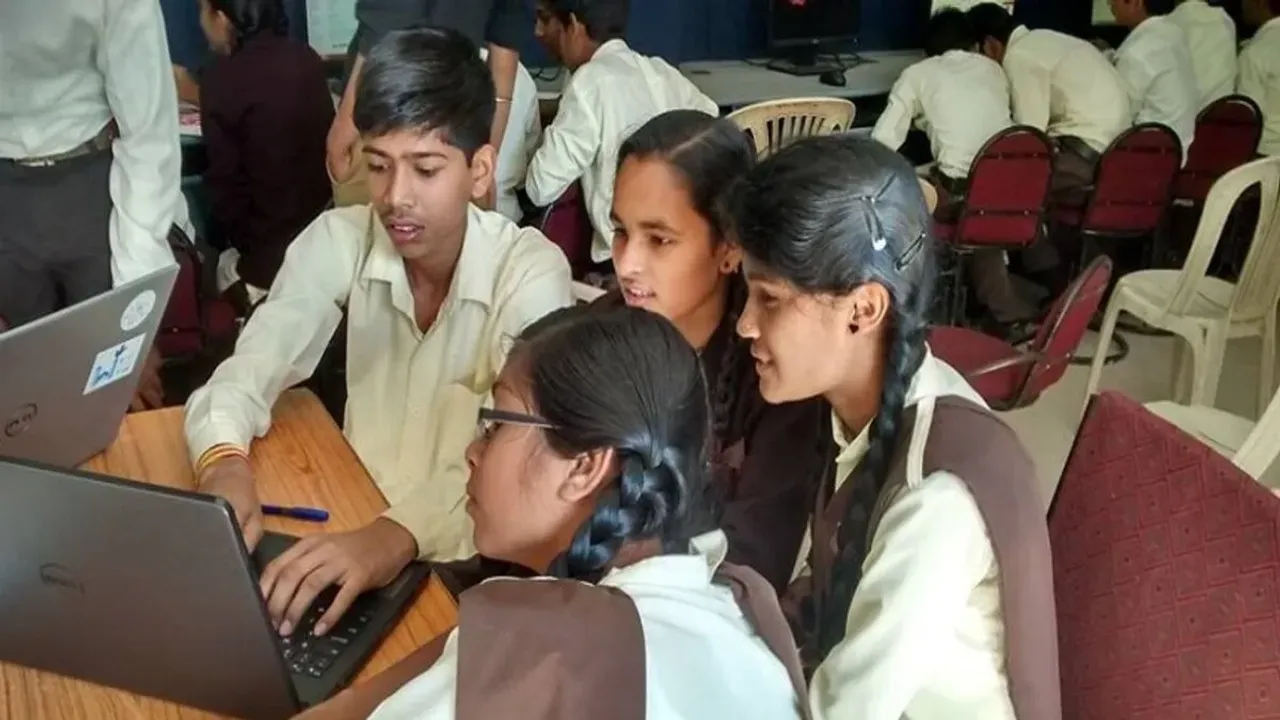 Scholarship: టెన్త్ పాసైన వారికి శుభవార్త.. ఎల్ఐసీ నుంచి రూ.30 వేల స్కాలర్షిప్.. దరఖాస్తు ఇలా..!!