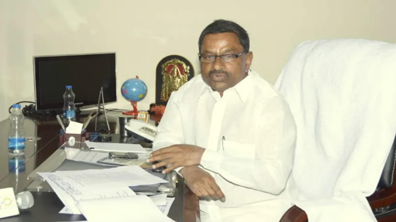 DL Ravindra Reddy: జగన్‌కు ఓటు వేసి తప్పు చేశా.. నా చెప్పుతో నేను కొట్టుకుంటా
