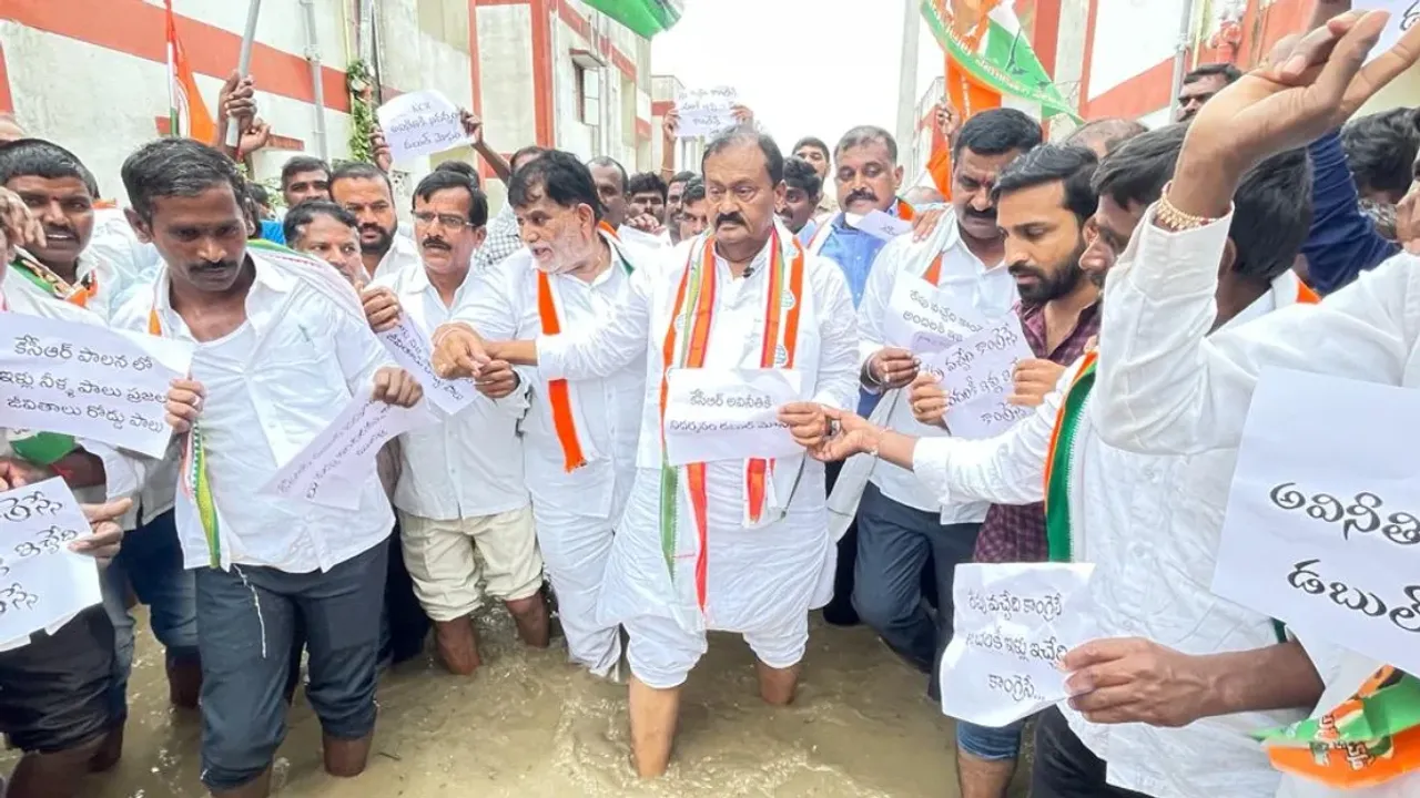 Shabbir Ali: కేసీఆర్‌ కుటుంబం అవినీతిలో కూరుకుపోయింది