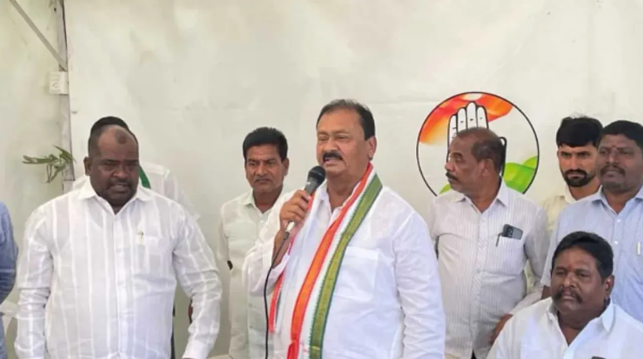 Shabbir Ali: కేసీఆర్‌ కామారెడ్డికి రాకముందే దోపిడీకి పాల్పడ్డాడు
