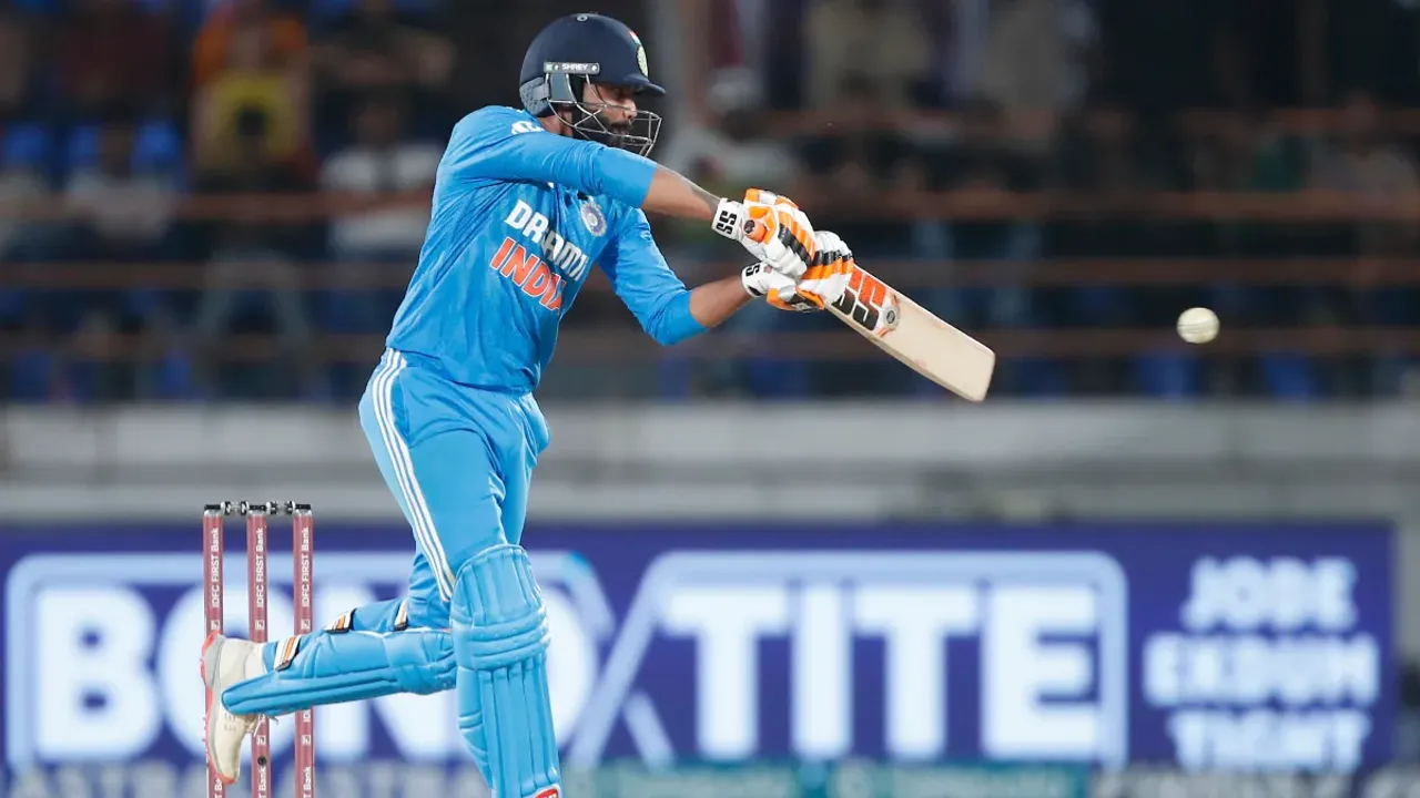 Ind vs Aus: గెలుపుకోసం పోరాడుతోన్న భారత్