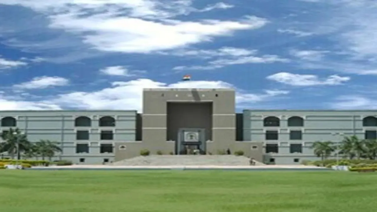 High Court of Gujarat:  రక్షకులే నేరస్థులుగా మారితే ఎలా?...హైకోర్టు ఆగ్రహం..!!