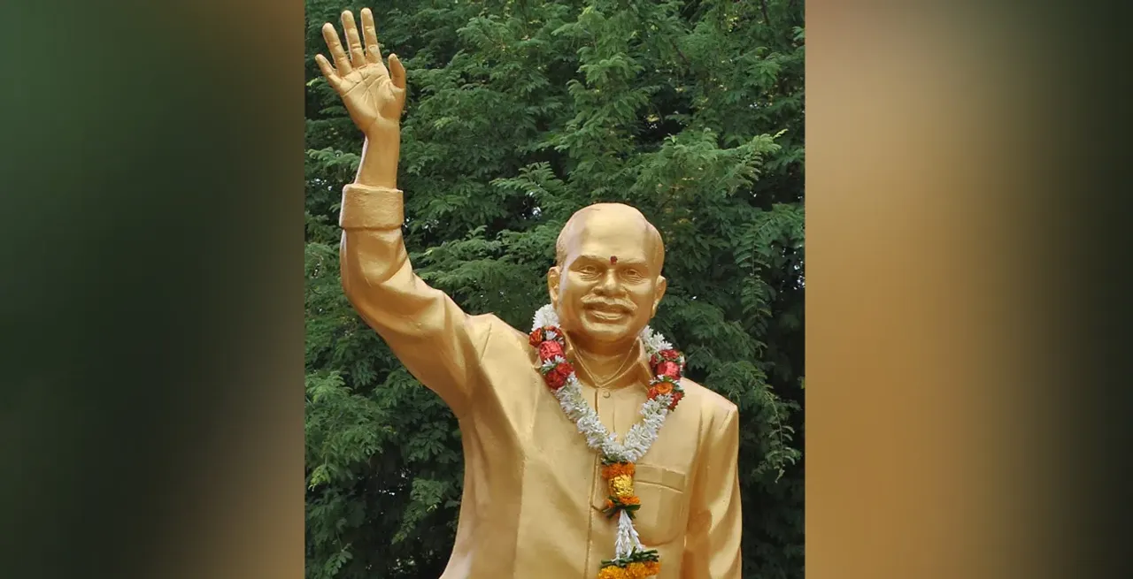 YSR Statue: వైఎస్ఆర్ విగ్రహానికి ఘోర అవమానం.. విగ్రహాన్ని ఏం చేశారో మీరే చూడండి..