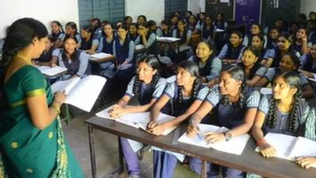 AP Exams: ఏపీ విద్యార్థులకు అలర్ట్.. ఆ పరీక్షలు వాయిదా..!!