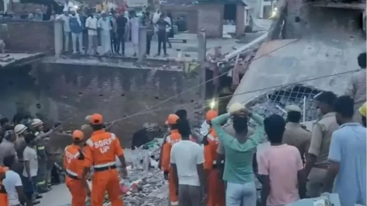 Building collapse: మూడు అంతస్తుల భవనం కూలి..ఇద్దరు మరణించారు!