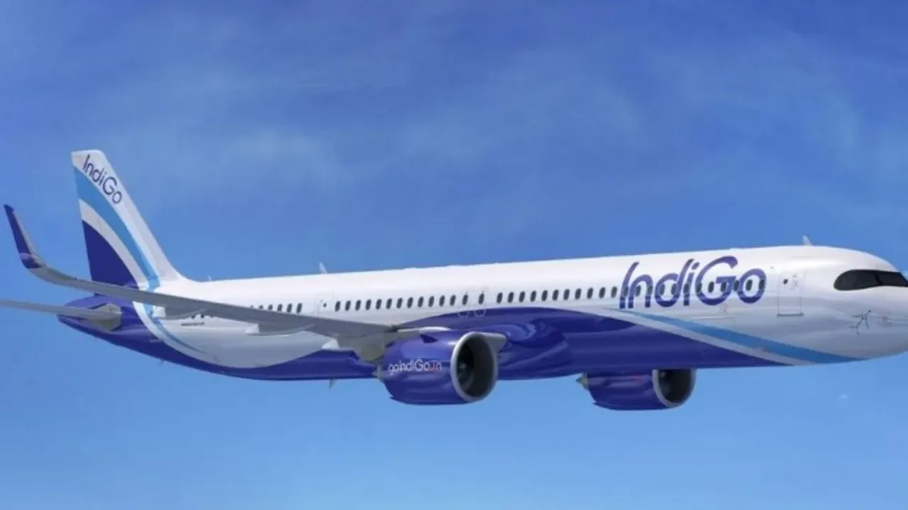 Indigo Flight : గాల్లోకి లేచిన కొన్ని నిమిషాలకే అత్యవసర ల్యాండింగ్‌..ఎందుకంటే!
