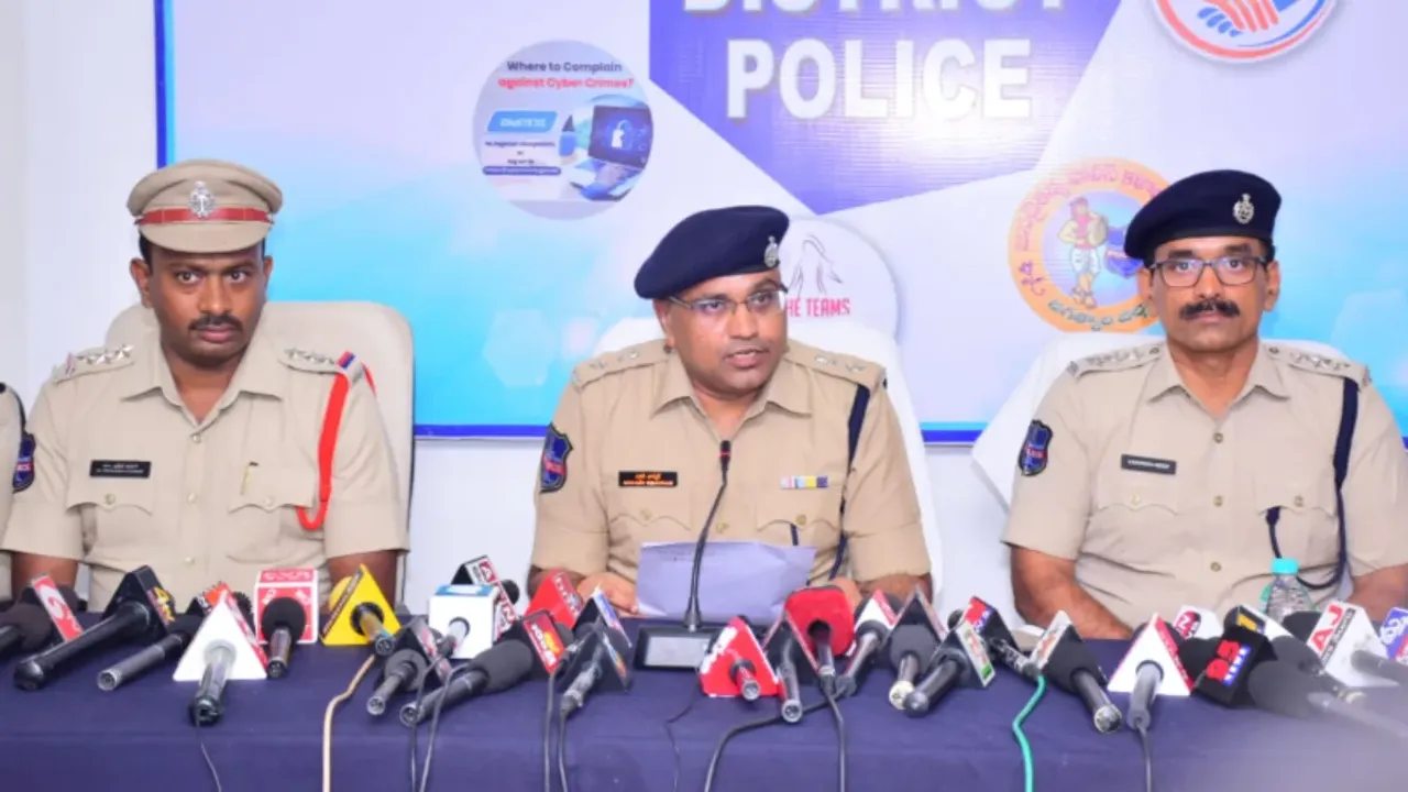 Deepthi Case: దీప్తి హత్య కేసులో వీడిన మిస్టరీ.. చెల్లి చందననే హంతకురాలు