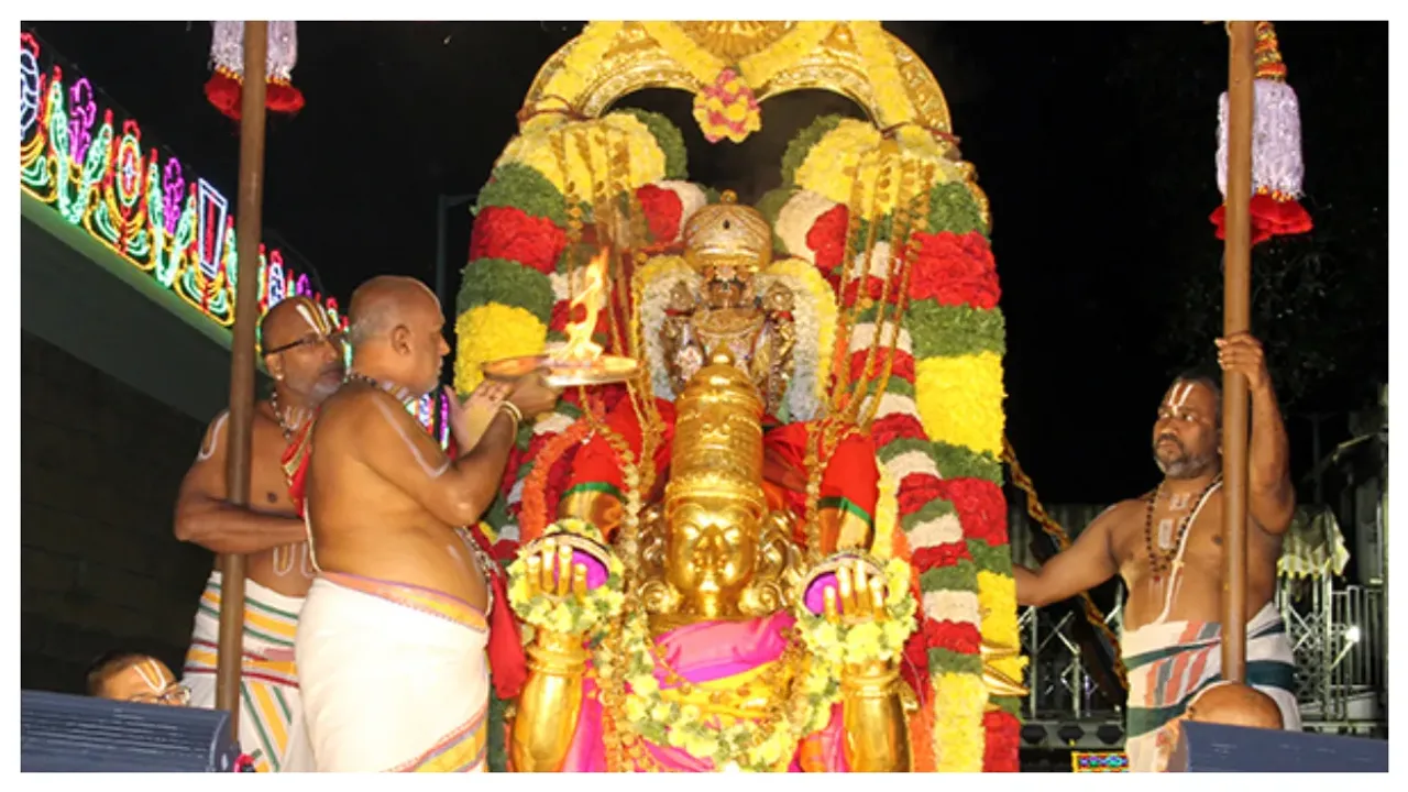 తిరుమల బ్రహ్మోత్సవాలలో కన్నుల పండుగగా గరుడసేవ