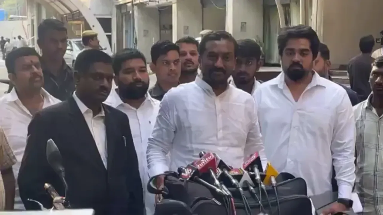 Raghunandan Rao: సిద్దిపేట పోలీసులపై రఘనందన్ రావు సంచలన ఆరోపణలు.. ఎలక్షన్ కమిషన్‌కు ఫిర్యాదు