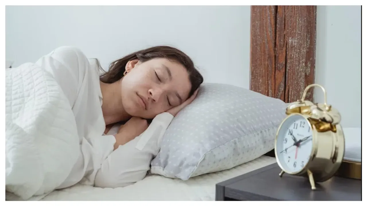 Sleep Deprivation: ఈ విషయాలు తెలుసుకుంటే నిద్ర విషయంలో ఆ తప్పు చేయరు.. కచ్చితంగా ఇవి పాటించాల్సిందే..!