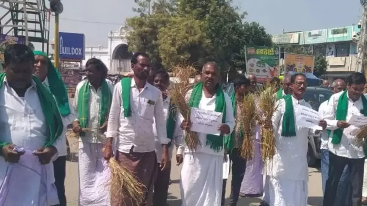 Telangana: సరిహద్దు జిల్లాల్లో పొలిటికల్‌ హీట్‌.. కాంగ్రెస్‌కు ఓటు వేయొద్దంటున్న కర్ణాటక రైతులు..