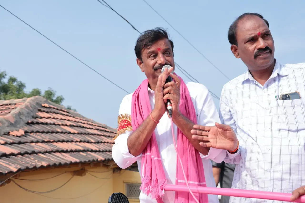 Kotta Prabhakar Reddy:ఎంపీ కొత్త ప్రభాకర్ రెడ్డిపై కత్తితో దాడి