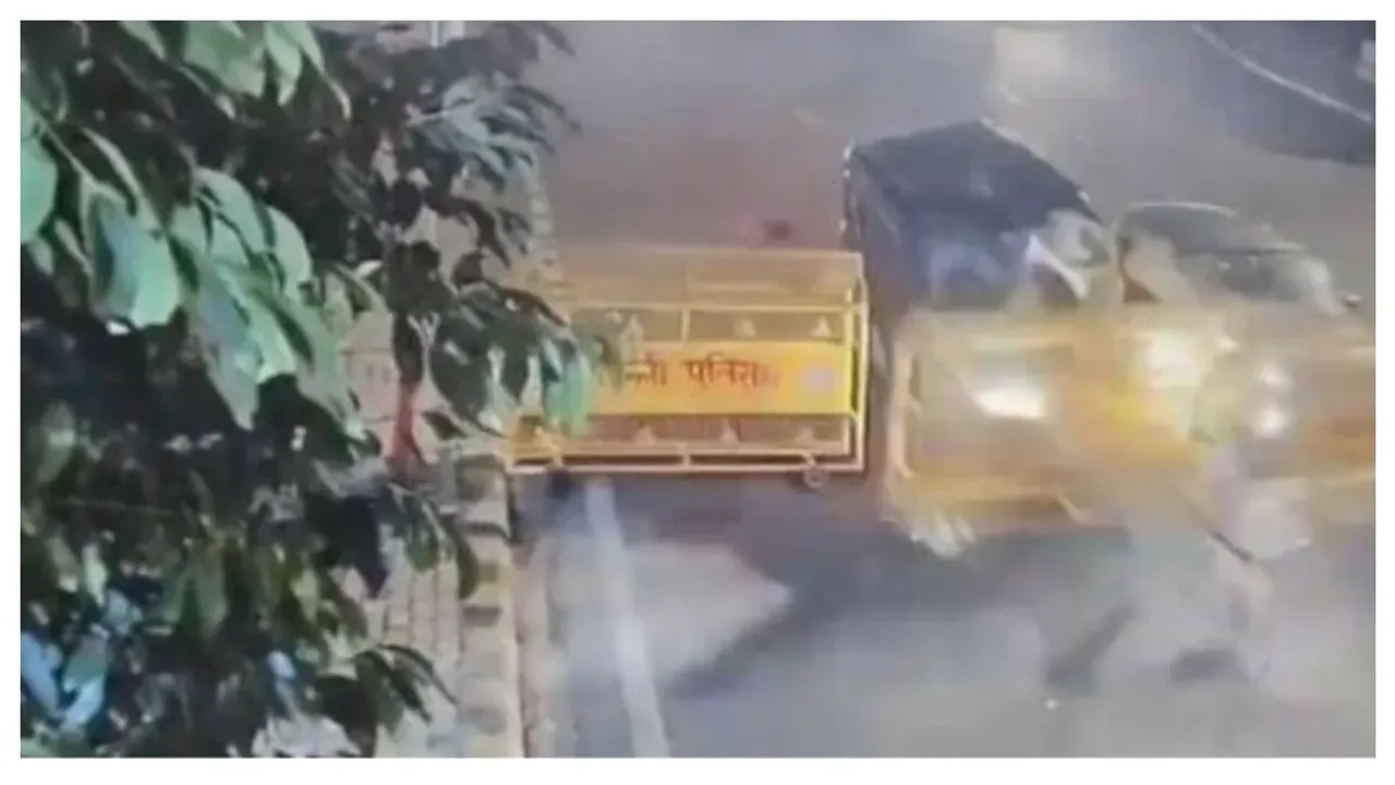 Delhi viral video: కానిస్టేబుల్ ను ఢీకొట్టిన కారు.. ఢిల్లీలో షాకింగ్ ఘటన