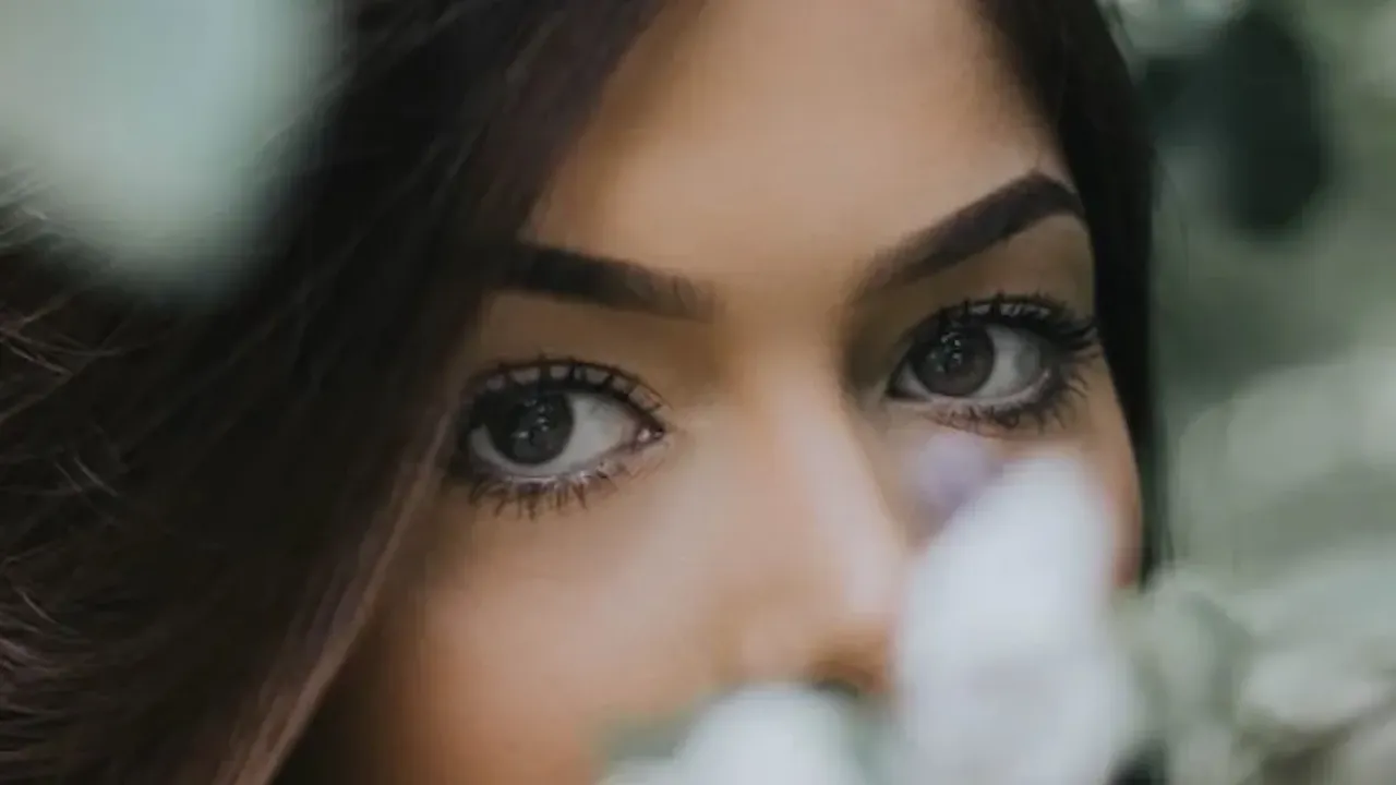 Beauty Tips: ఈ చిన్న చిట్కా మీ కళ్ల అందాన్ని మరింత పెంచుతుంది.. అదేంటో తెలుసుకోండి!