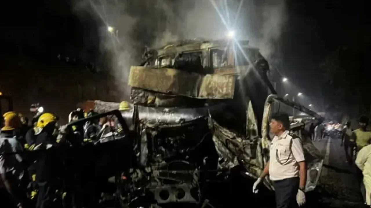 Pune Accident:  ఘోర రోడ్డు ప్రమాదం.. నలుగురు మృతి..మరో ఇద్దరు!
