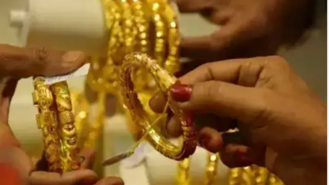 Gold Rate Today : బిగ్‎షాక్...ఒక్కరోజే రూ. 750 పెరిగిన బంగారం ధర..తులం ధర ఎంతుందంటే..?