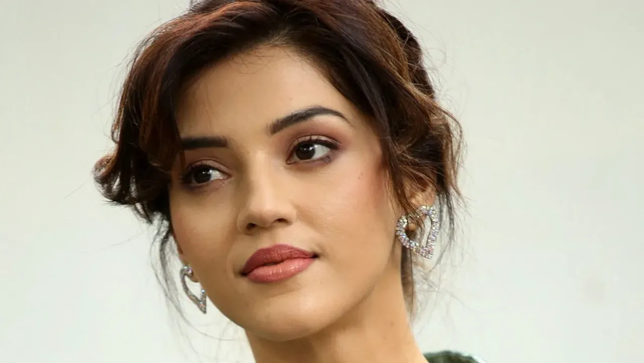 మెహ్రీన్ మండిపాటు.. సెక్స్ సీన్స్‌కు మ్యారిటల్ రేప్ కు తేడా తేలియదా..?!