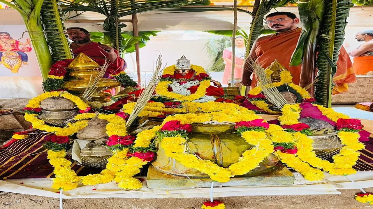 ఘనంగా ప్రారంభమైన అయ్యప్పస్వామి ద్వితీయ పుష్కర కుంభాభిషేకం..!!