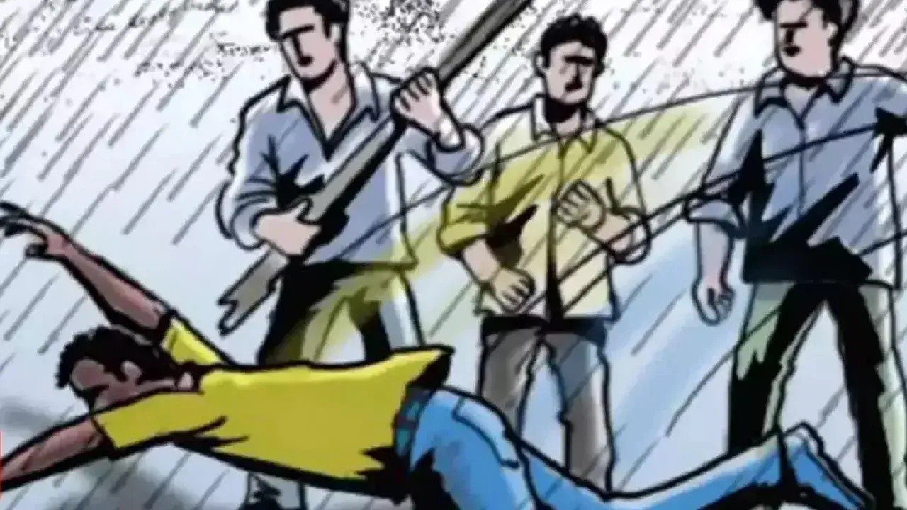 Crime News: ఏపీలో దారుణం.. దళిత యువకుడిపై దాడి చేసి మూత్రం పోసిన దుండగులు..