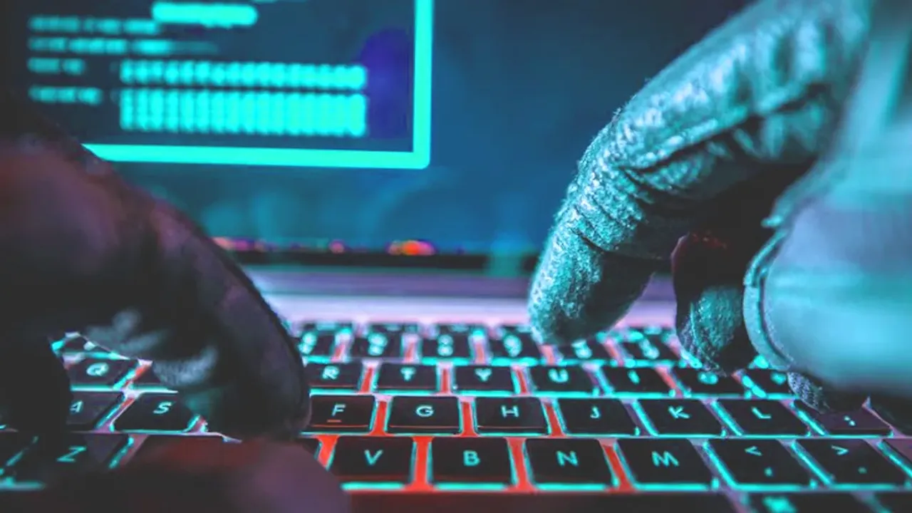 Cyber Crime: ఒక్క యాప్ డౌన్‌లోడ్  మీ ఎకౌంట్ ఖాళీ చేసేయవచ్చు.. ఎలా అంటే.. 