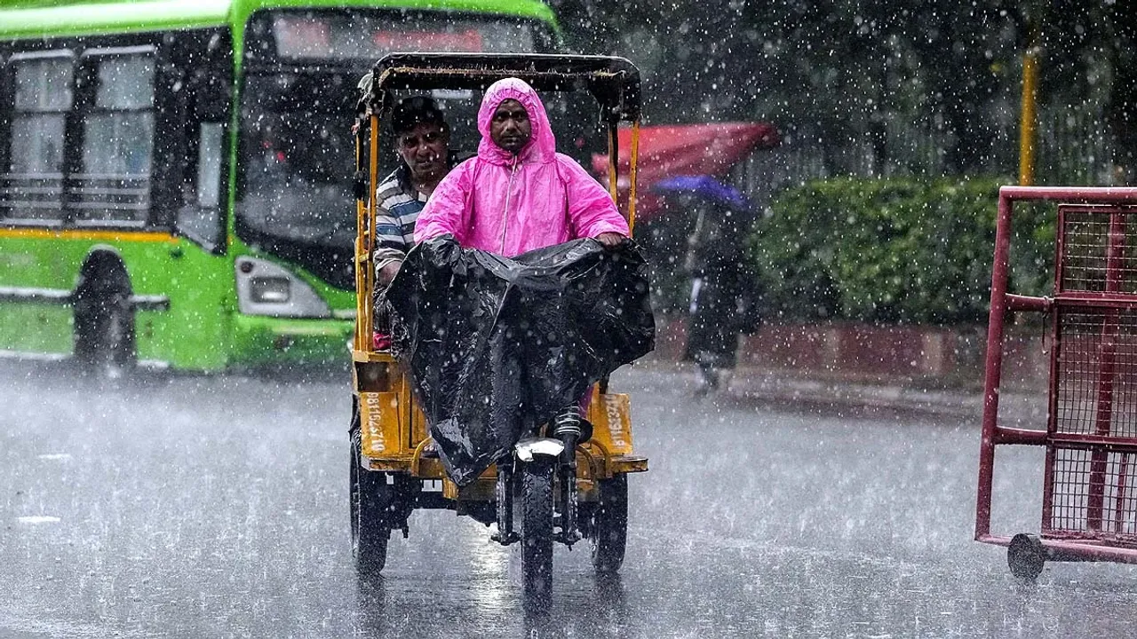 Delhi: కేంద్రం ఆమోదిస్తే ఢిల్లీలో కృత్రిమ వాన.. ఎంత ఖర్చు అవుతుందంటే..