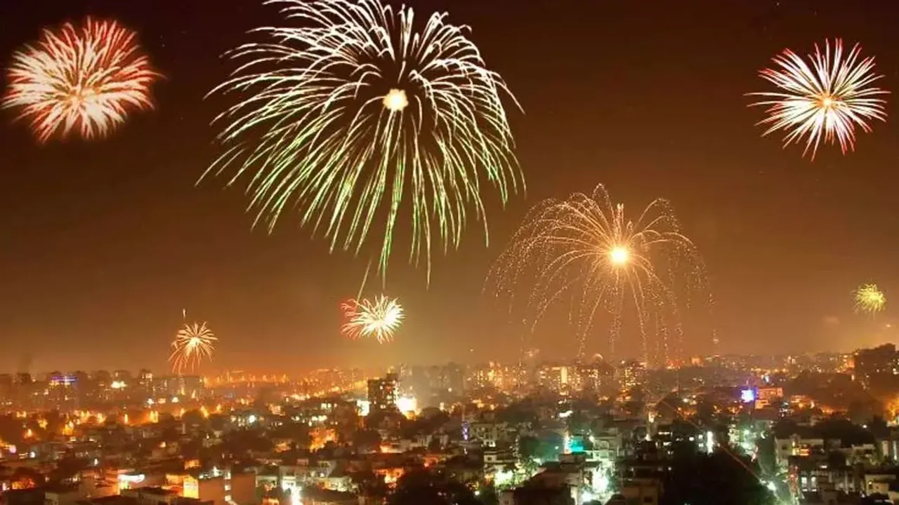 Diwali: ఆ రాష్ట్రంలో అదిరిపోయే దీపావళి కానుక.. ఇక వాళ్లకి పండగే..