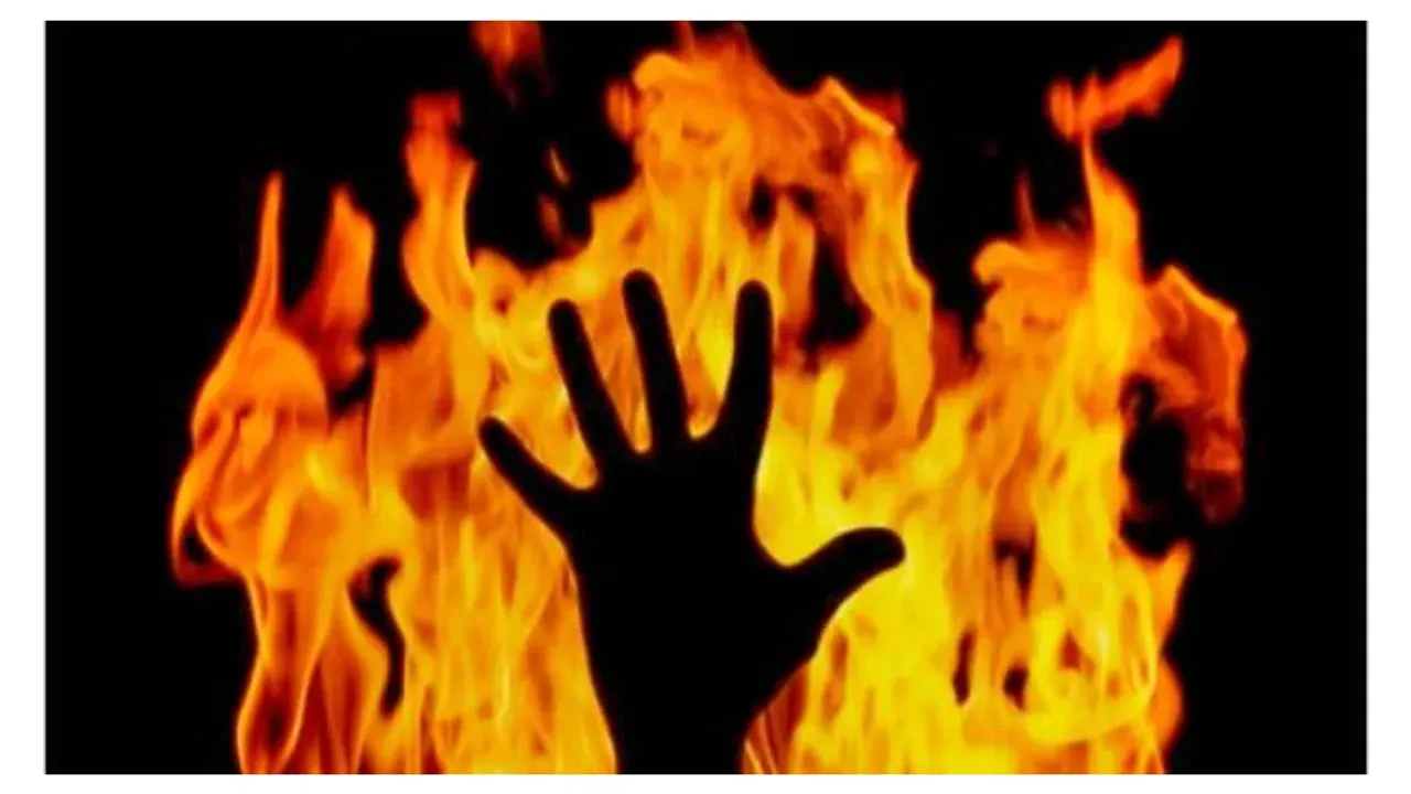 కానిస్టేబుల్ తో భార్య అక్రమ సంబంధం.. పోలీస్ స్టేషన్ ముందే భర్త దారుణం