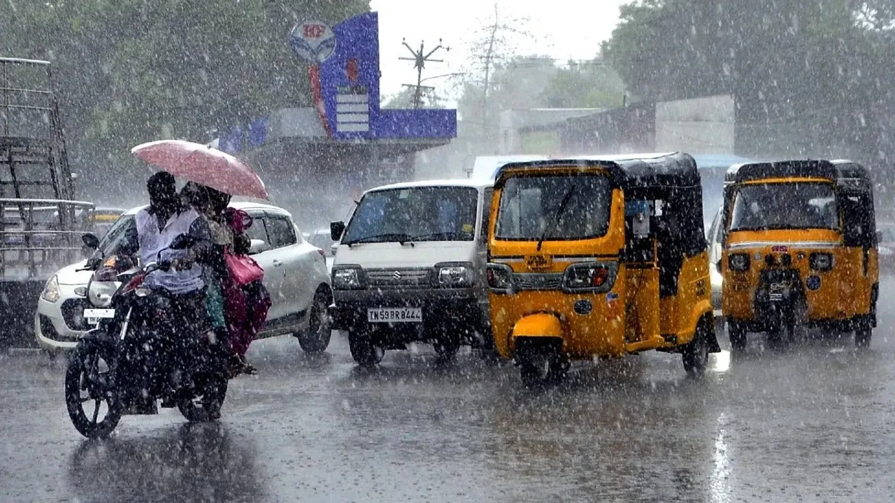 Heavy Rains: అక్కడ భారీ వర్షాలు.. స్కూల్స్ కు మూడురోజుల సెలవులు!