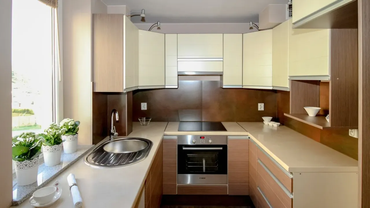 kitchen tips: చిన్న చిట్కాలతో వంటగది మెరిసిపోతుంది.. మొండి మరకలు కూడా మాయం