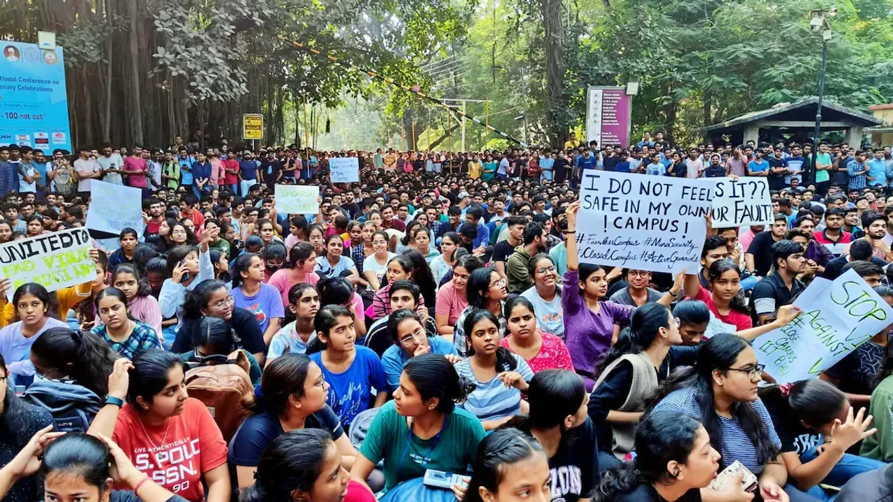 IIT-BHU: ఆ యూనివర్సిటీలో మహిళను వివస్త్రను చేశారు.. విద్యార్థుల ఆందోళనలు