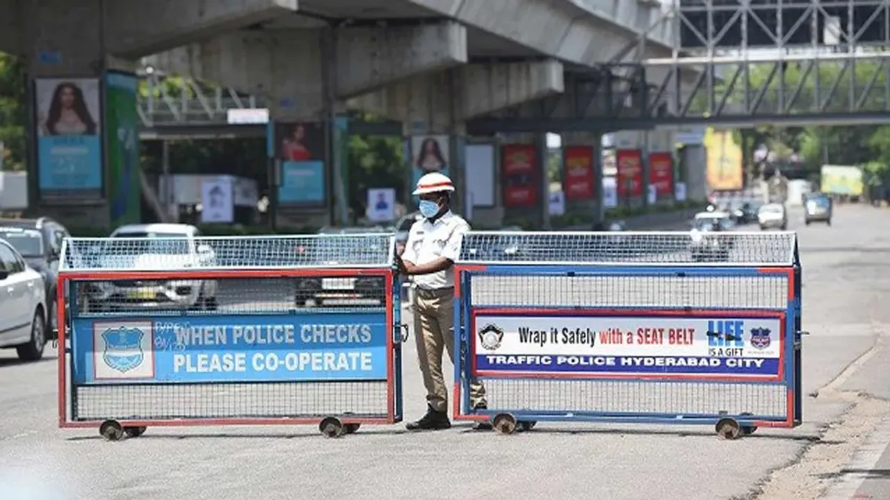 Traffic Restrictions : నేడు బక్రీద్‌..హైదరాబాద్‌ లో ఈ ఏరియాల్లో ట్రాఫిక్‌ ఆంక్షలు!