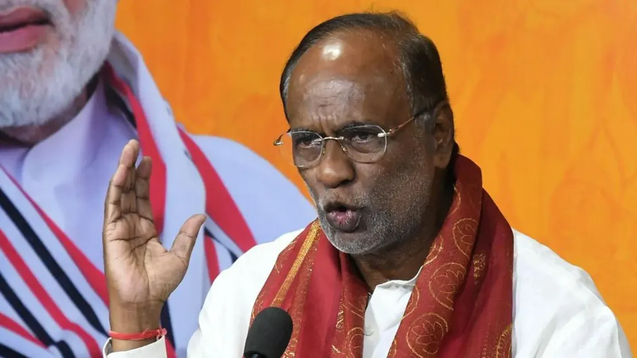 MP Laxam: బీఅర్ఎస్ కాంగ్రెస్ ల మేనిఫెస్టోలు సంక్షోభం కోసమే.. లక్ష్మణ్ విమర్శలు!