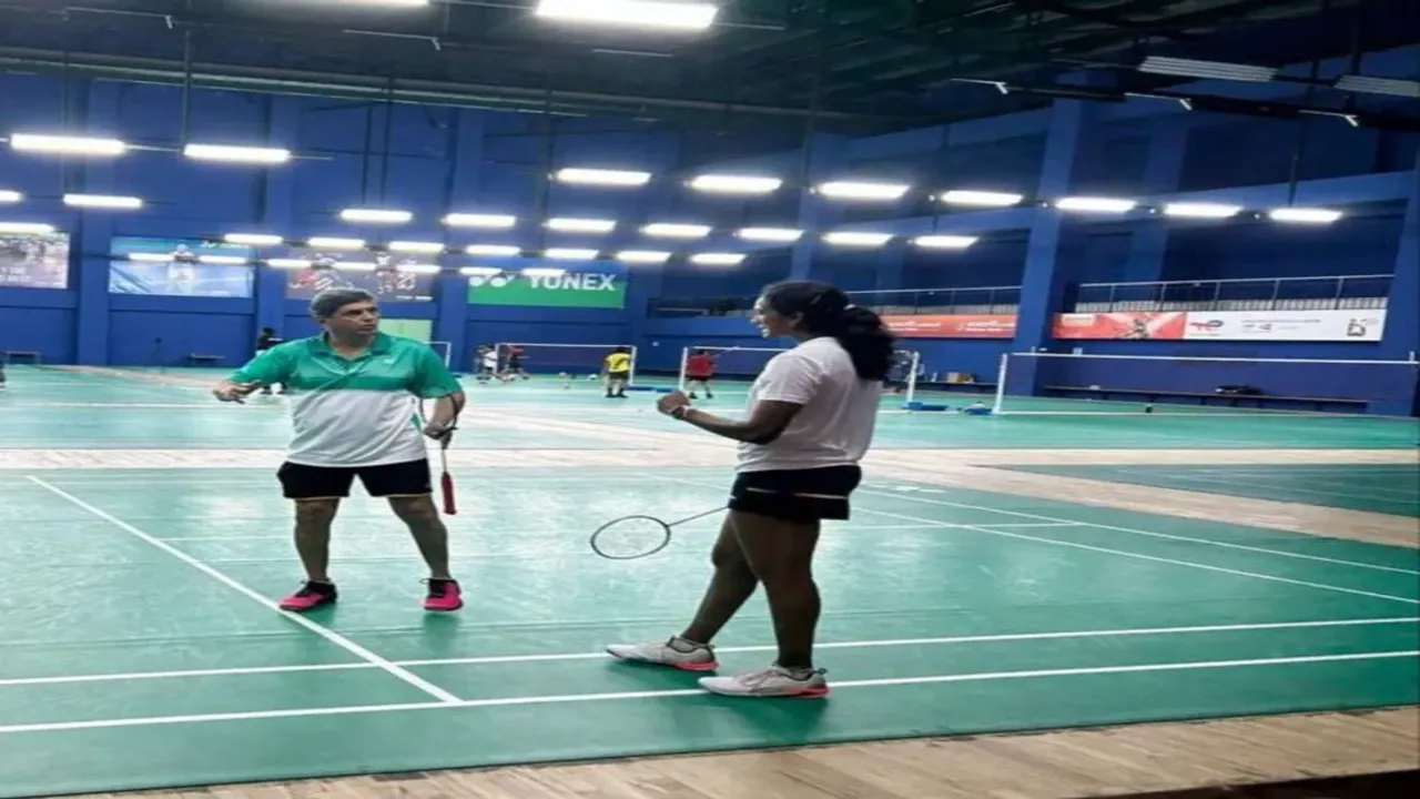 PV Sindhu New Coach : పీవీ సింధుకు కొత్త కోచ్ ..ప్రముఖ బాలీవుడ్ హీరోయిన్ తండ్రి...!!