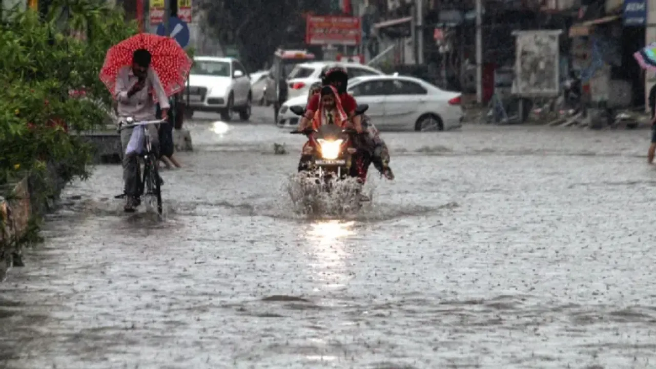 Rain Alert:మిచౌంగ్ ప్రభావంతో  జలదిగ్బంధంలో చెన్నై మహా నగరం..!!