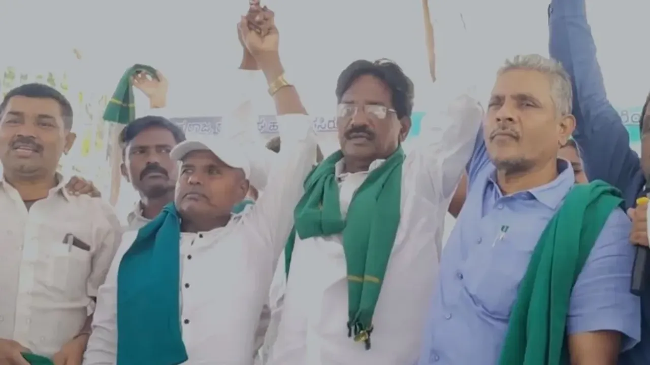 ధర్నా చౌక్ వద్ద కర్ణాటక రైతుల ఆందోళన.!