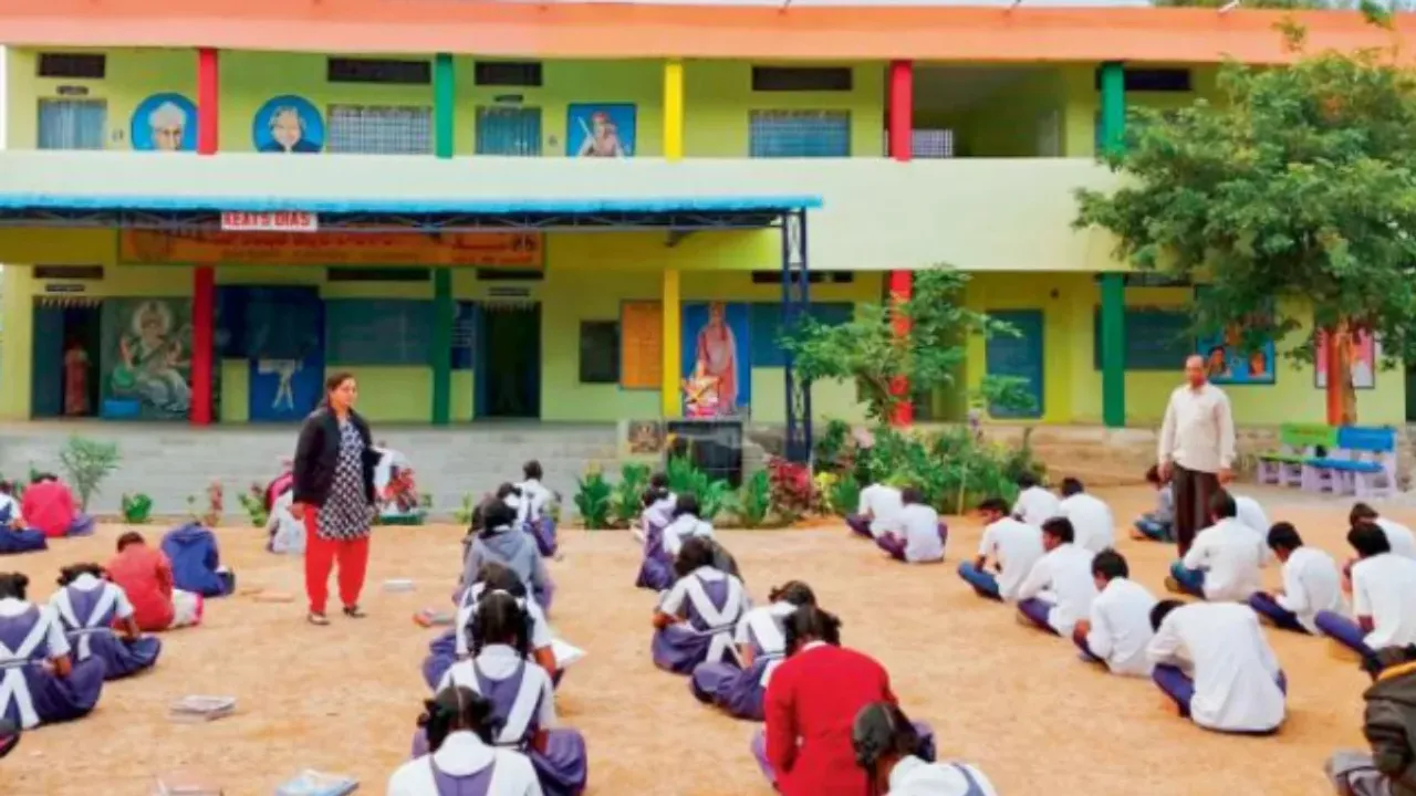 తెలంగాణ ప్రభుత్వ స్కూళ్లకు గుడ్‌న్యూస్‌..ఆ రెండు రోజులు సెలవులు!