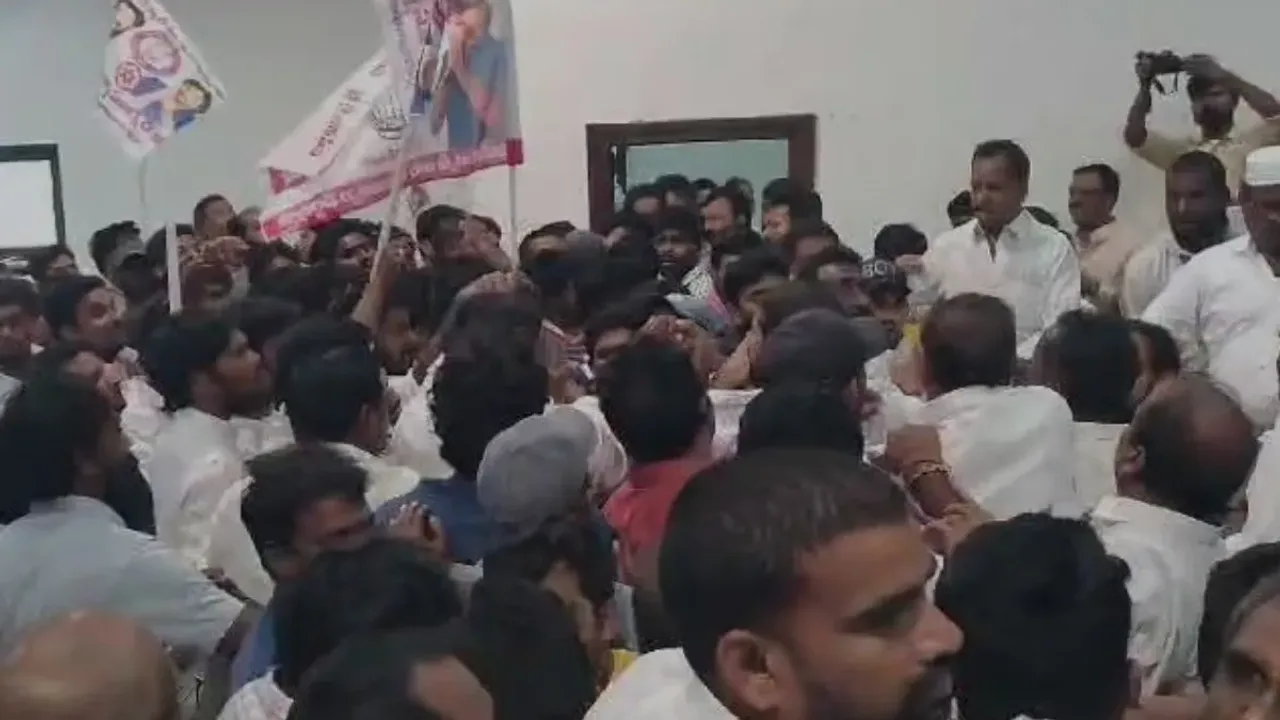 జనసేన - టిడిపి నాయకుల మధ్య వార్.!