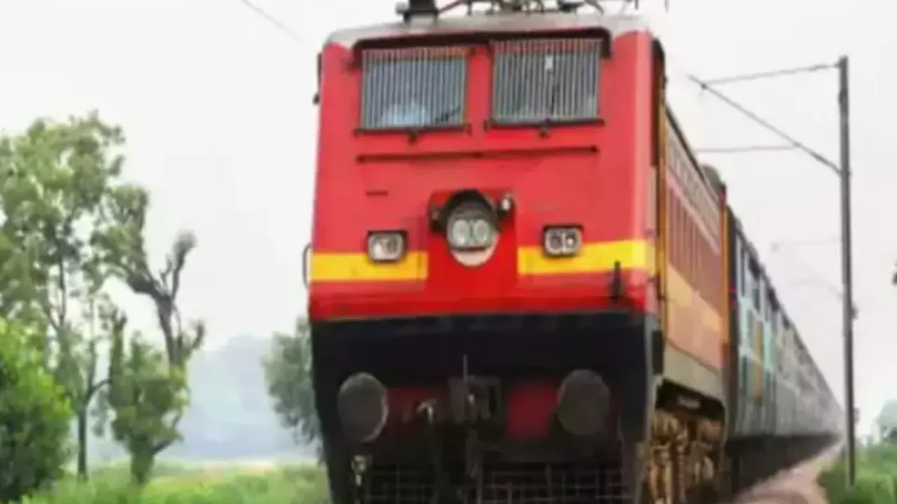 Trains Cancelled: రైల్వే ప్రయాణికులకు అలర్ట్.. వారం పాటు ఆ ఎక్స్ప్రెస్ రద్దు.. వివరాలివే!