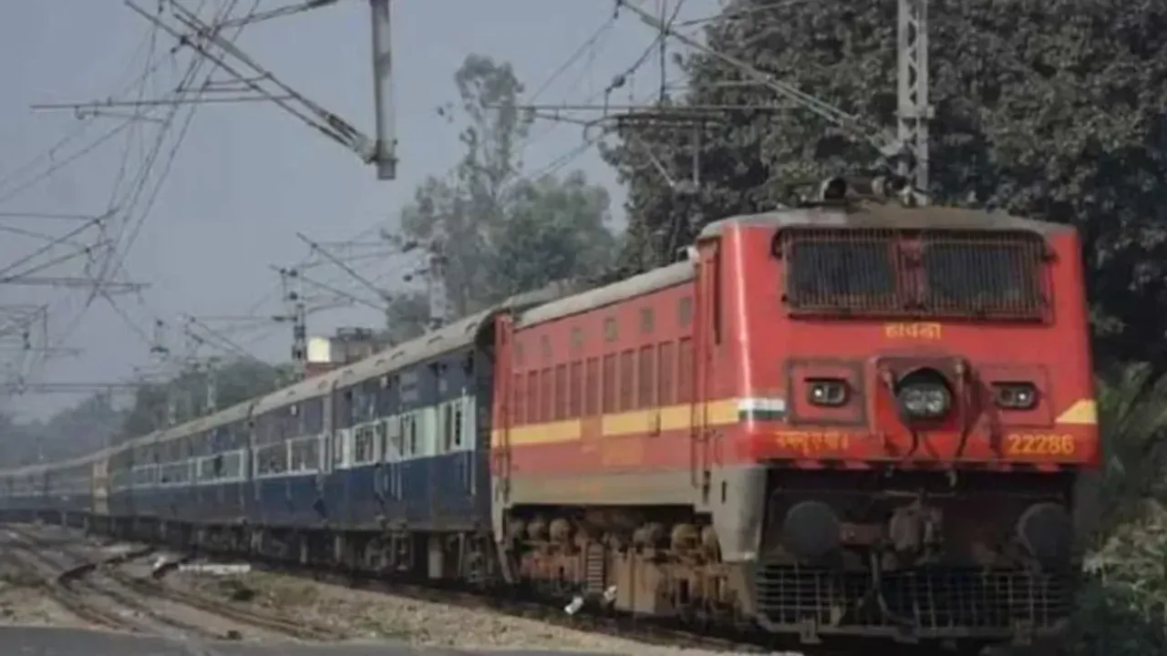 Trains Cancelled: విజయవాడ డివిజన్ లో భారీగా రైళ్లు రద్దు.. వివరాలివే!