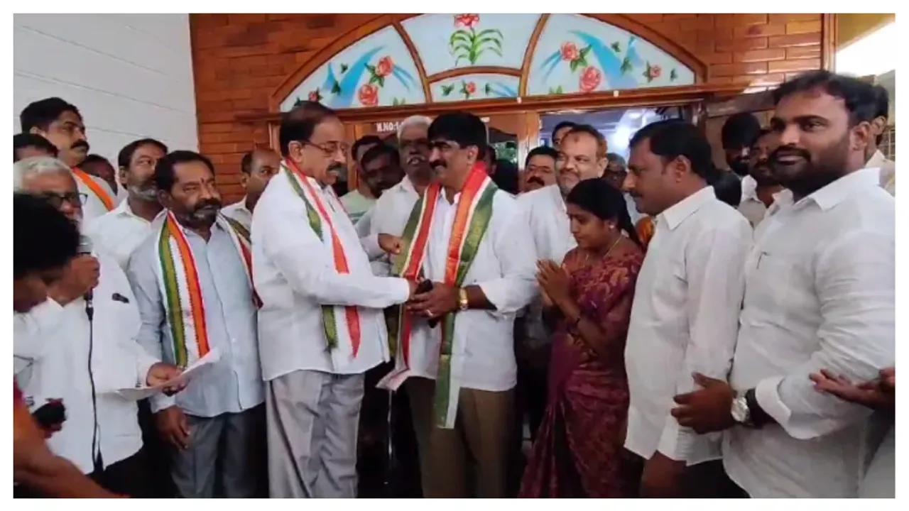 Telangana poilitics:ఇల్లందులో బీఆర్ఎస్ కు షాక్..మున్సిపల్ చైర్మన్ రాజీనామా