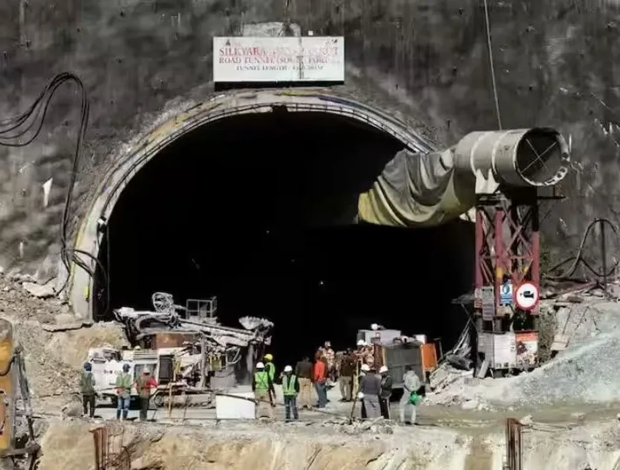 Tunnel Collapse: సొంరంగంలో చిక్కుకున్న కార్మికుల ఆరోగ్యం క్షీణించొచ్చు: ఆరోగ్య నిపుణులు